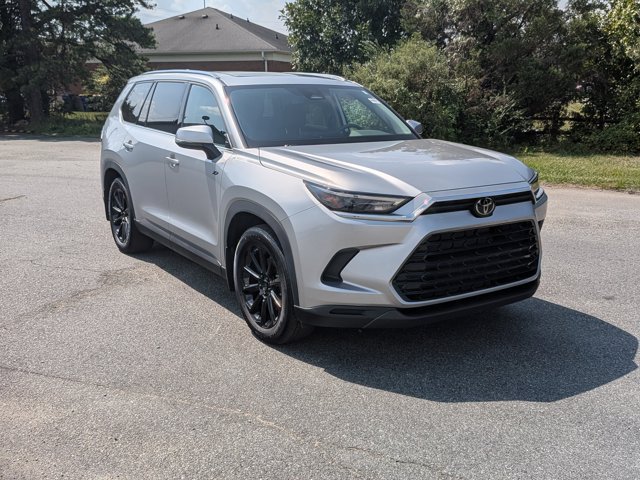 Used 2025 Toyota Grand Highlander FWD image 2