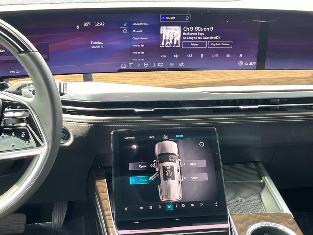 Certified 2025 Cadillac Escalade Sport Platinum image 16