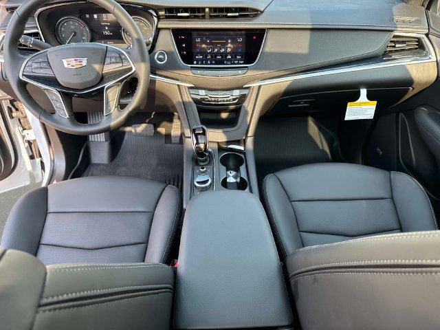 New 2026 Cadillac XT5 Premium Luxury w/ LPO, Floor Liner Package AWD/4WD image 15