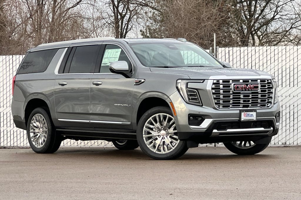 New 2026 GMC Yukon XL Denali w/ Sun & Power Step Package AWD/4WD image 2