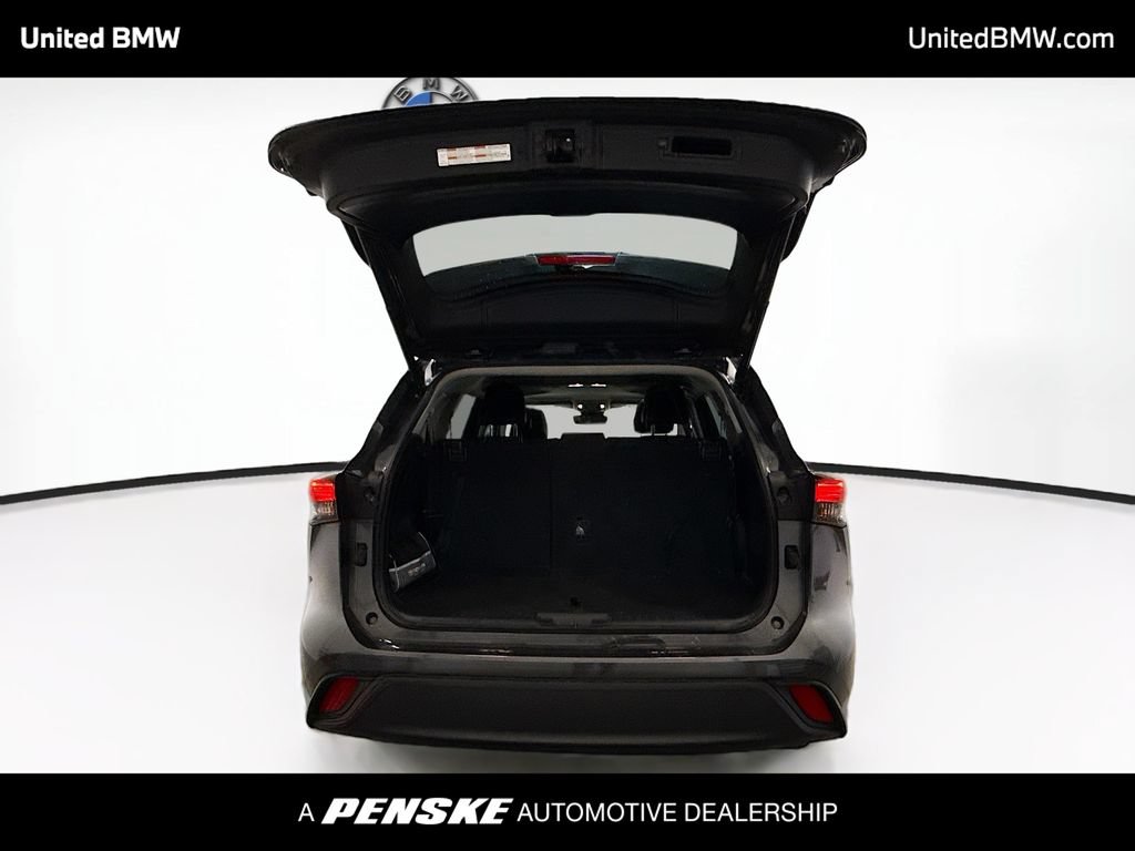 Used 2023 Toyota Highlander XLE FWD image 14