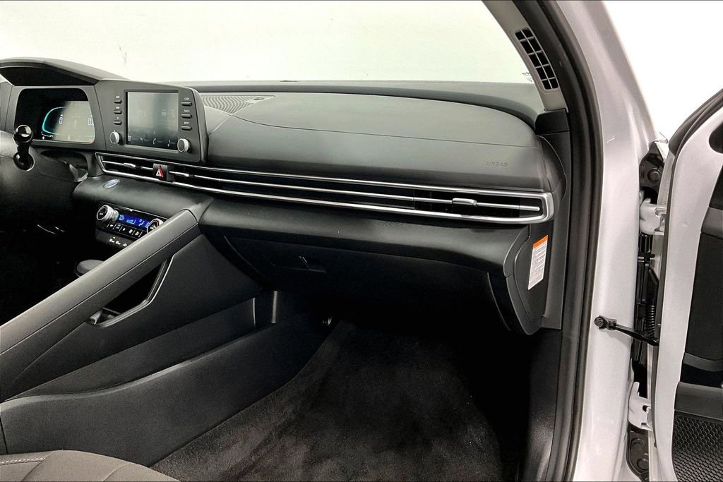 Used 2026 Hyundai Elantra Blue image 19