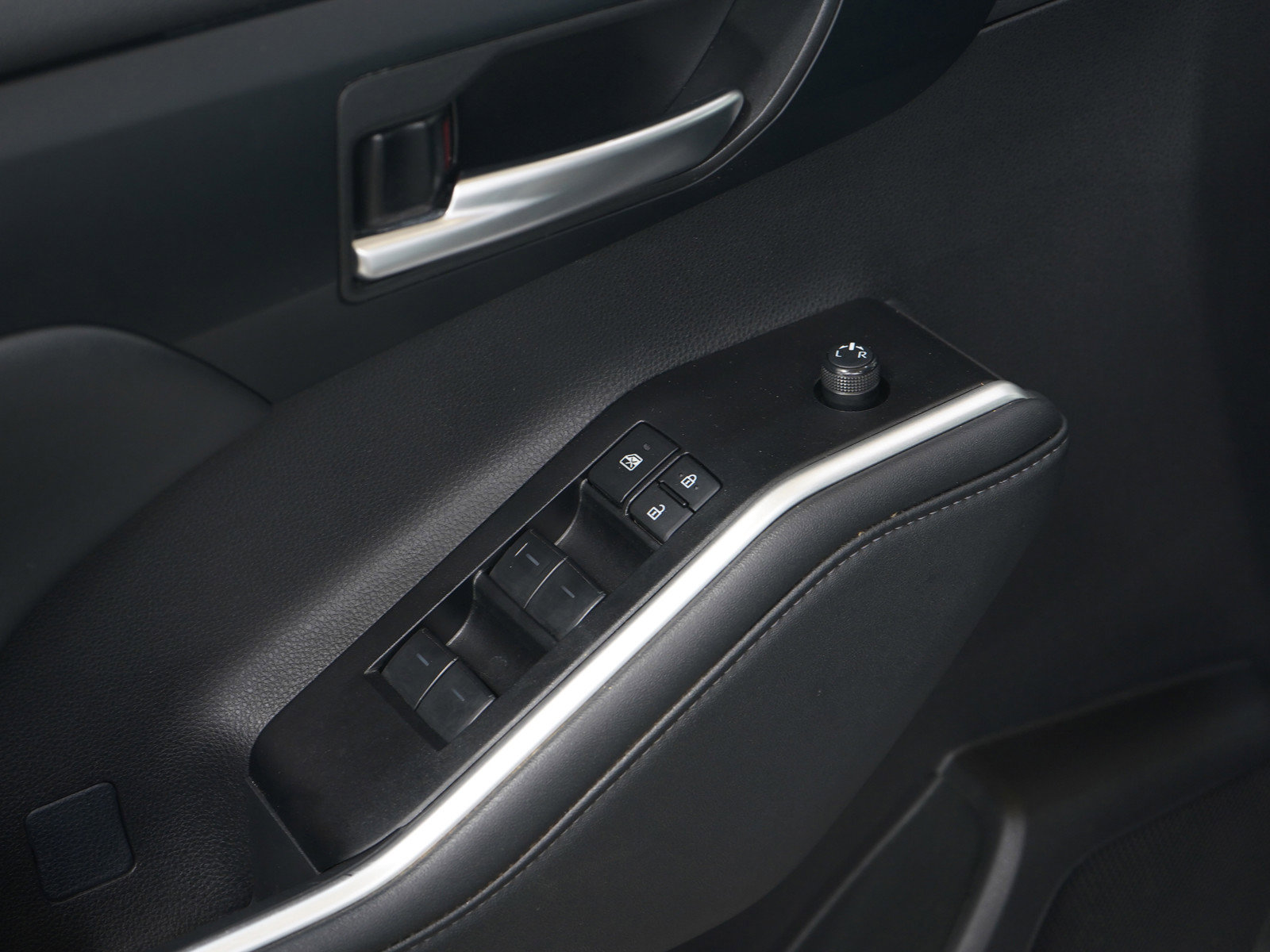 Used 2025 Toyota Highlander XSE AWD/4WD image 23