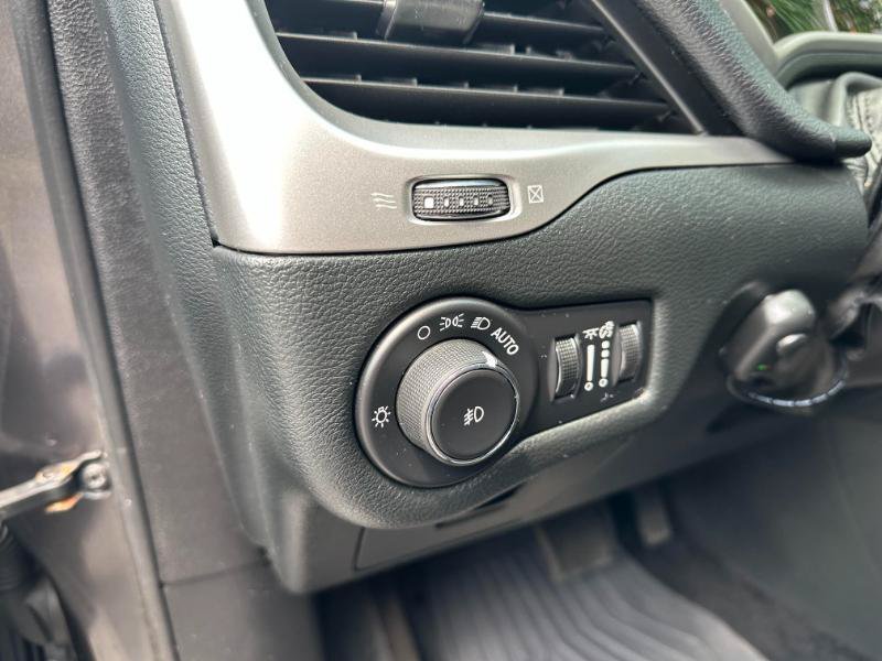 Used 2015 Jeep Cherokee Trailhawk w/ Leather Interior Group AWD/4WD image 26
