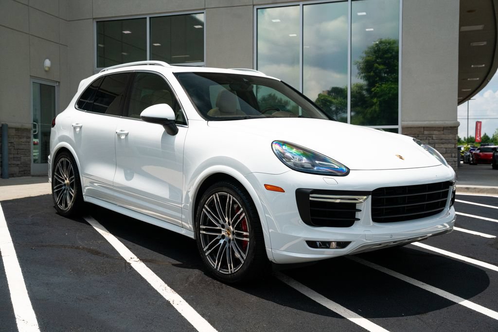 Used 2015 Porsche Cayenne Turbo AWD/4WD image 7