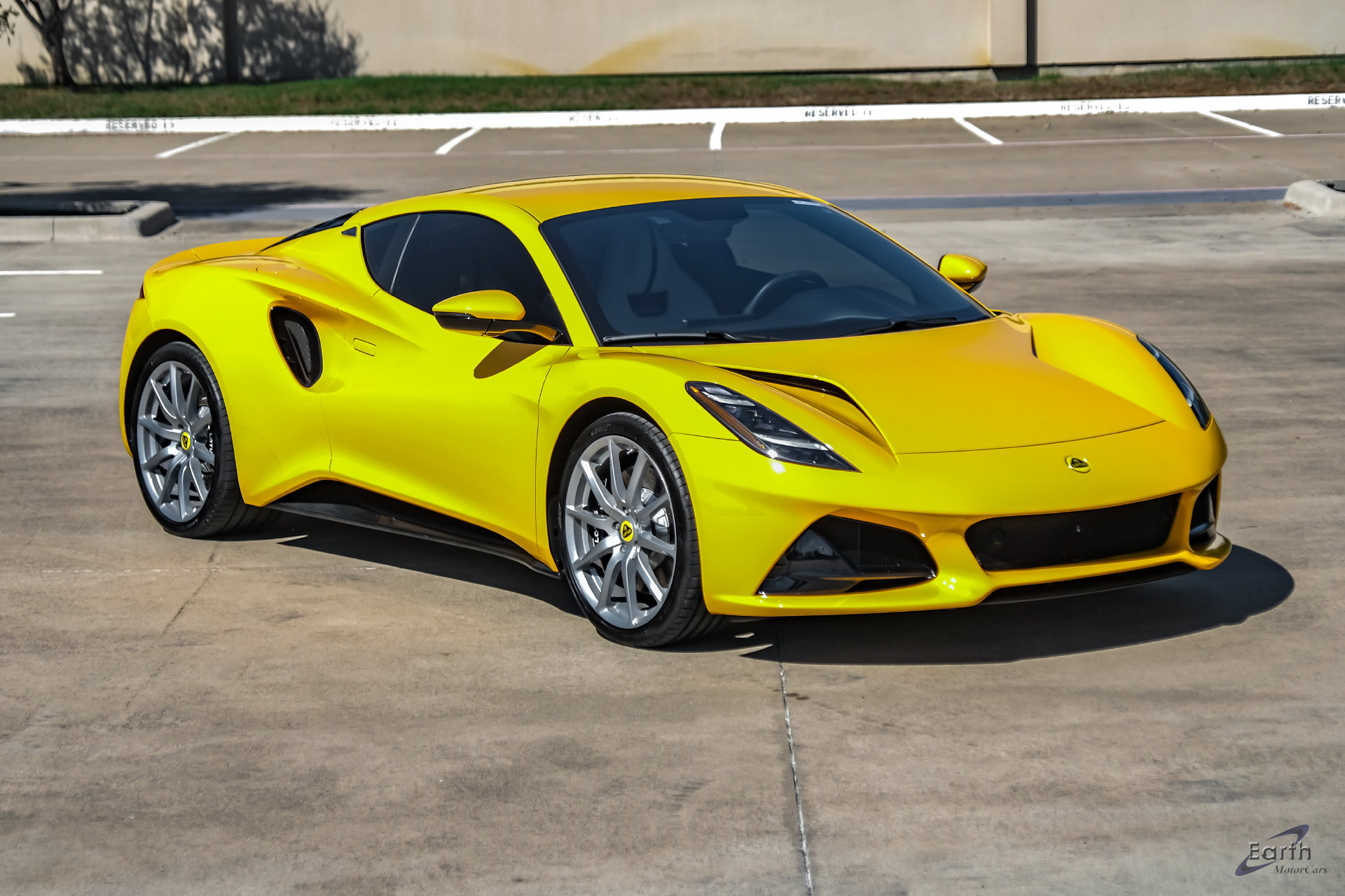 Used 2025 Lotus Emira RWD image 32