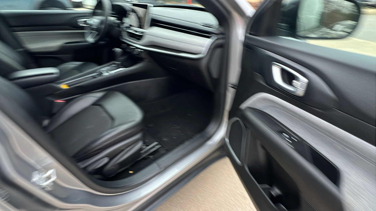 Used 2024 Jeep Compass Latitude image 19