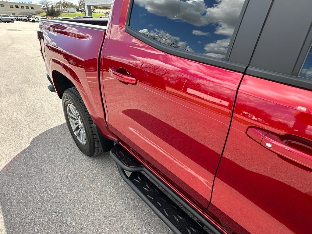 Used 2024 Chevrolet Colorado LT w/ LT Convenience Package II RWD image 8