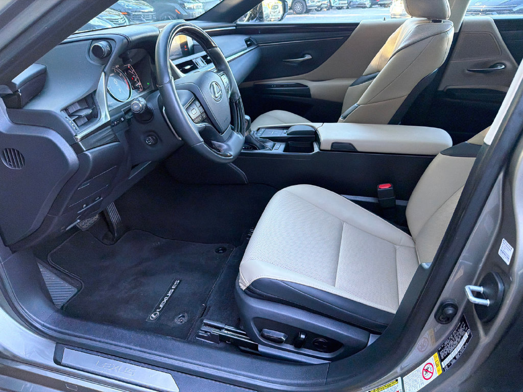 Used 2019 Lexus ES 350 w/ Premium Package FWD image 9