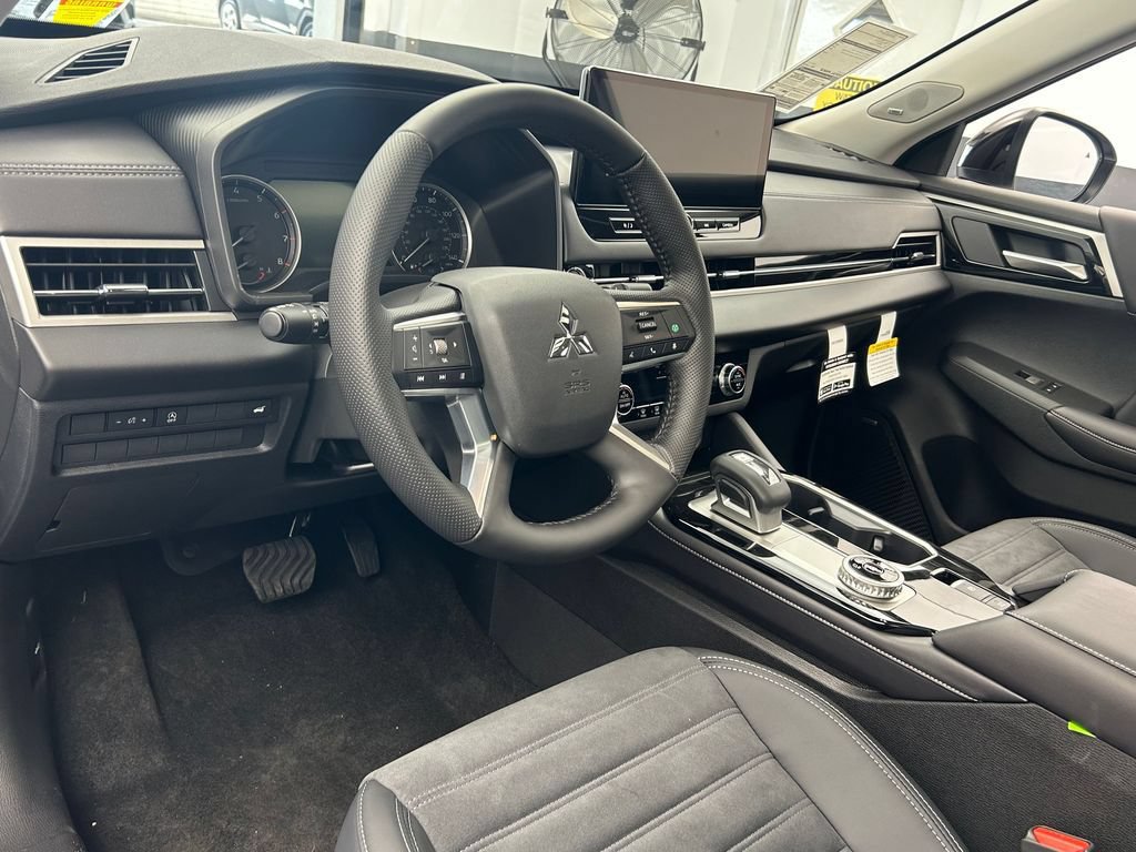 New 2026 Mitsubishi Outlander AWD image 12