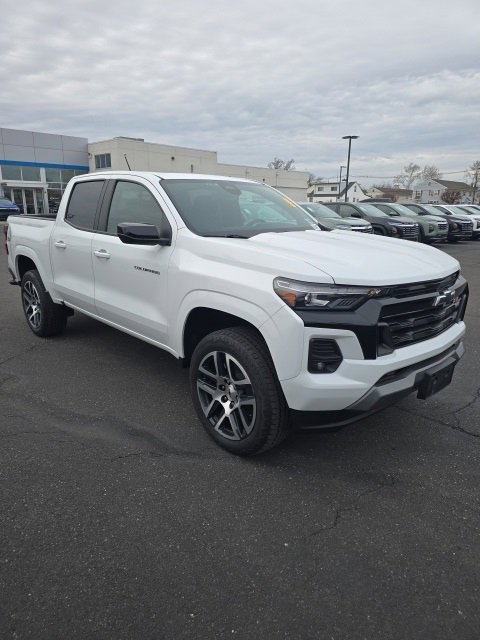 Used 2023 Chevrolet Colorado Z71 w/ Z71 Convenience Package 2 image 9