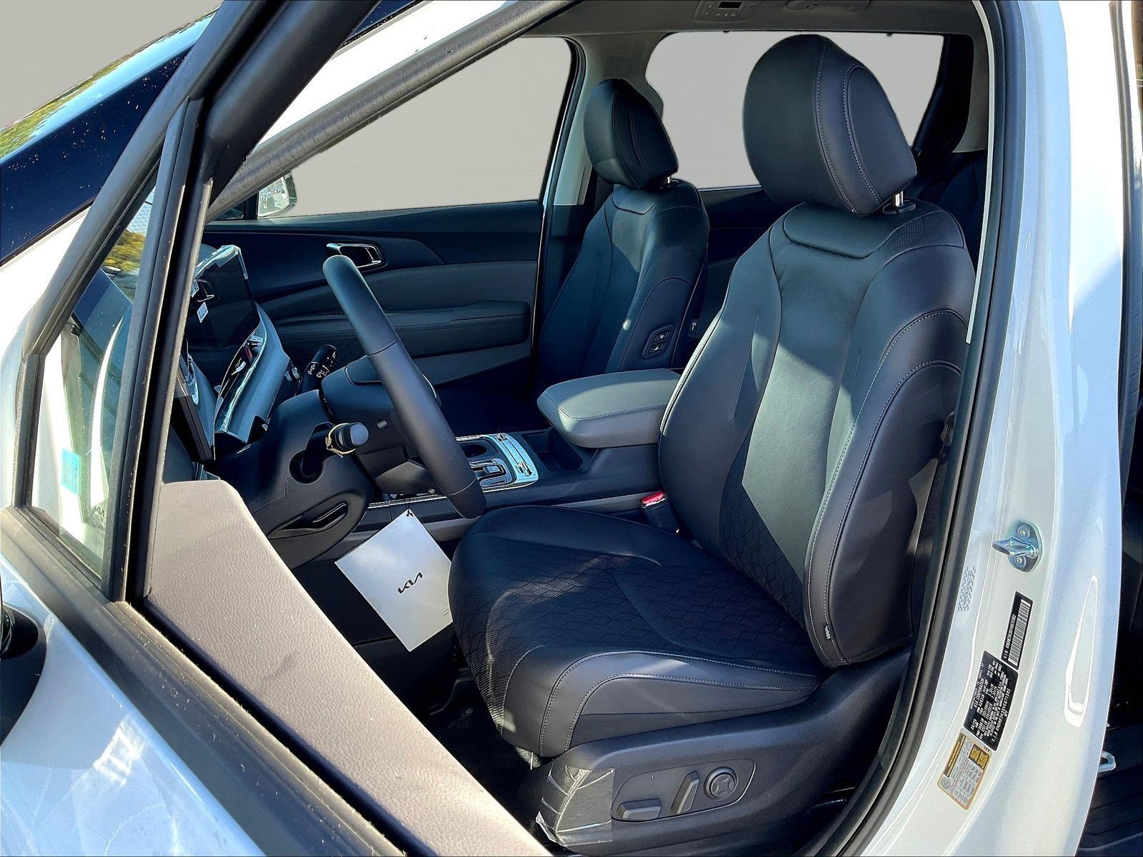 New 2027 Kia Carnival SX FWD image 17