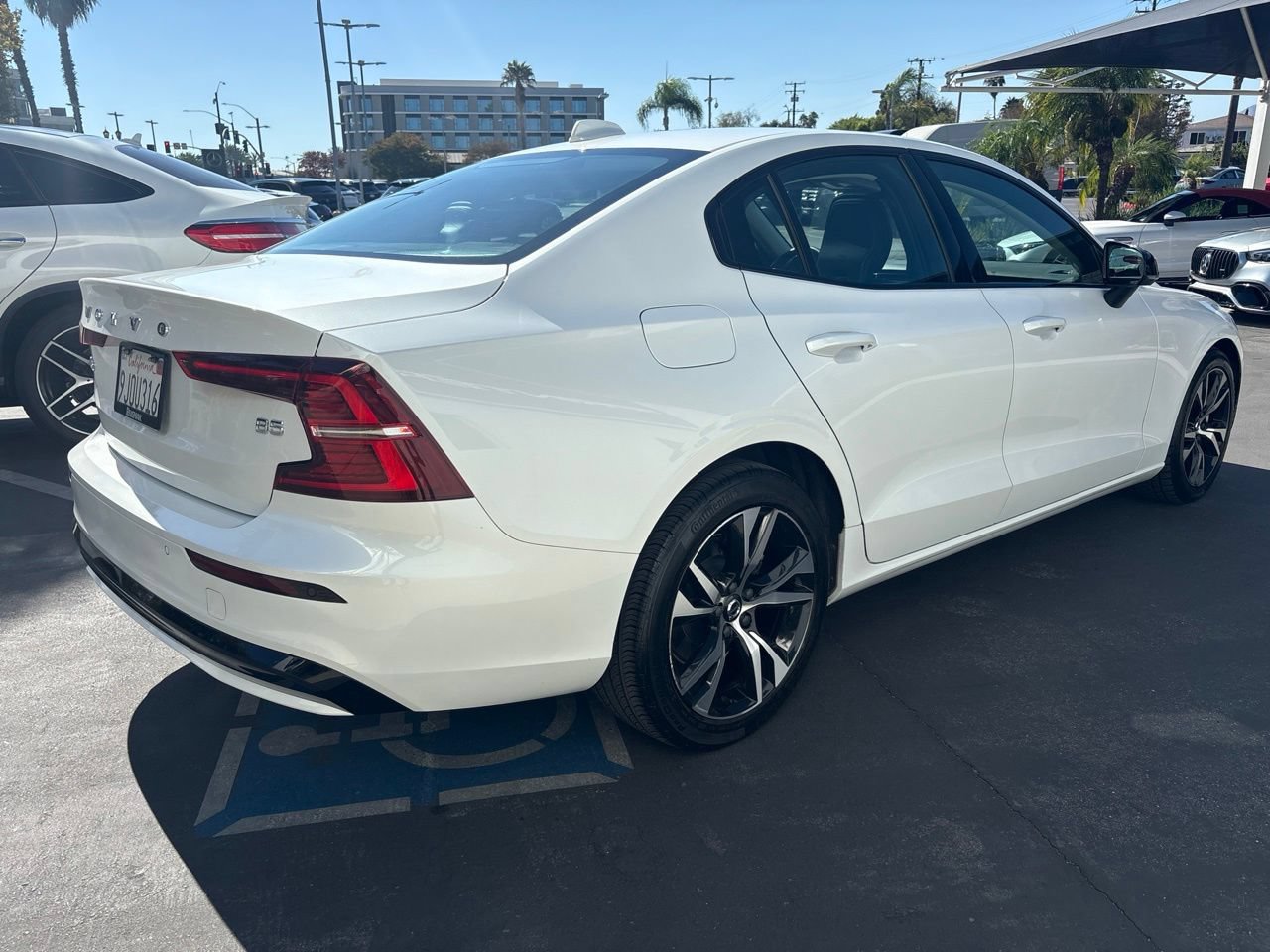 Used 2024 Volvo S60 B5 Core FWD image 4