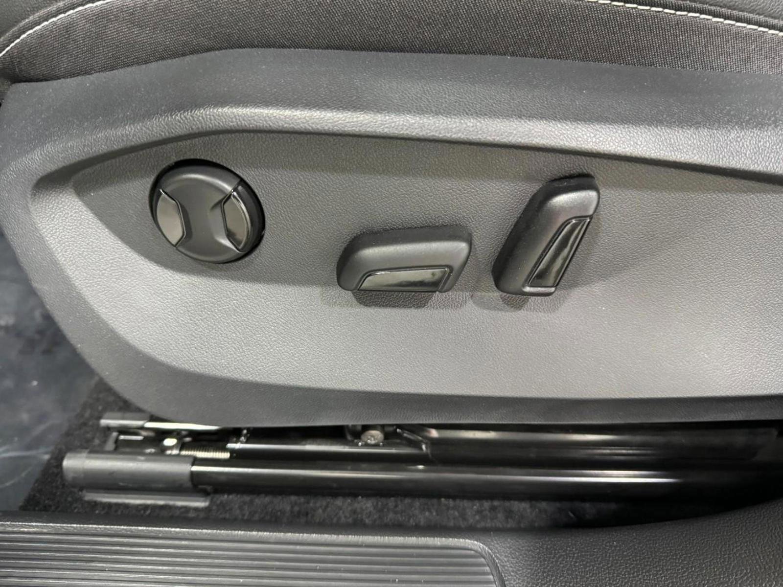 Used 2022 Volkswagen Taos SE image 27