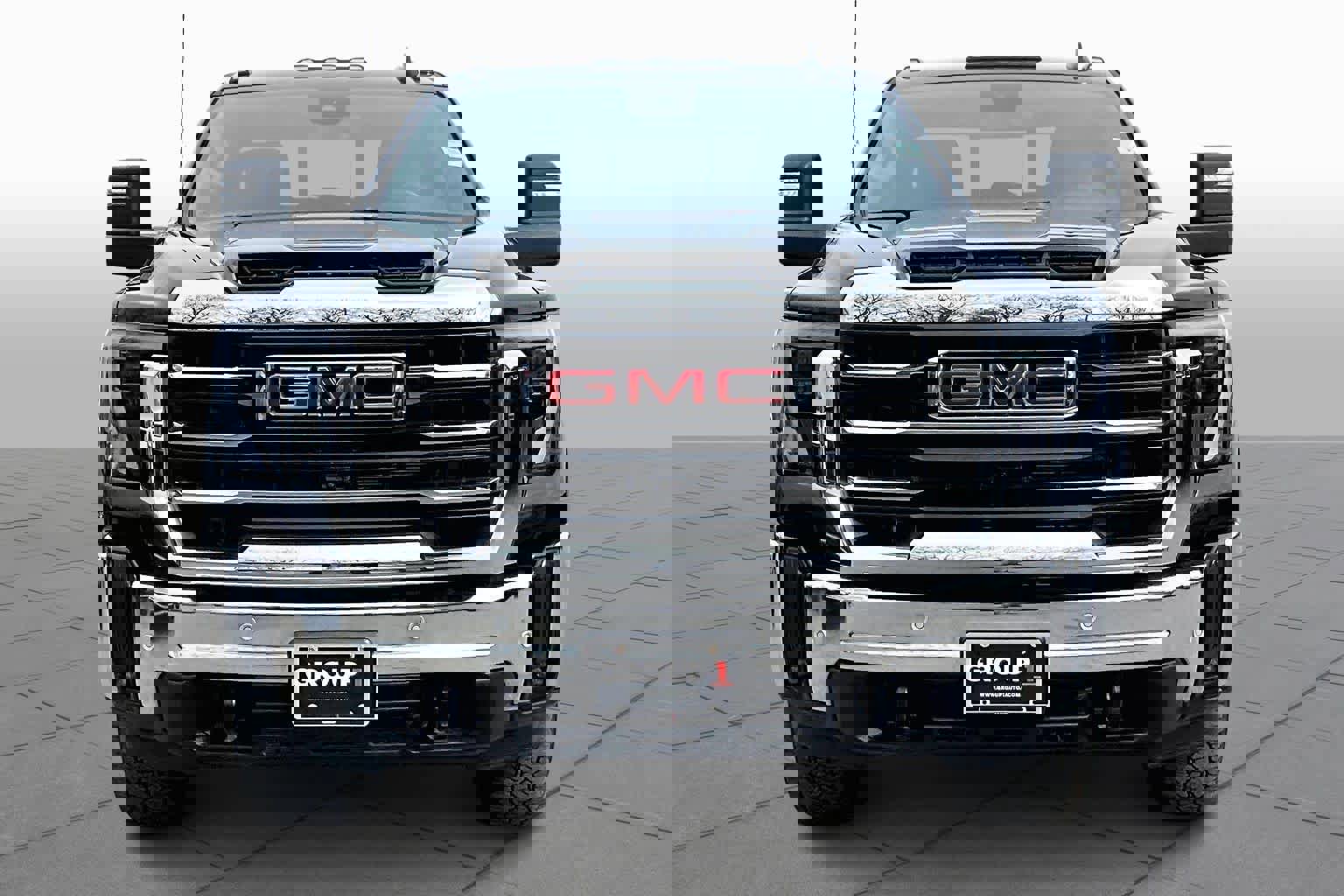 Used 2025 GMC Sierra 2500 SLE w/ SLE Value Package; image 4