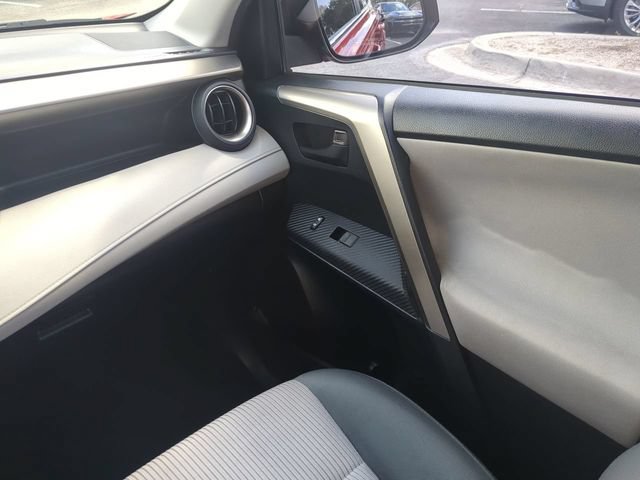 Used 2014 Toyota RAV4 LE FWD image 18