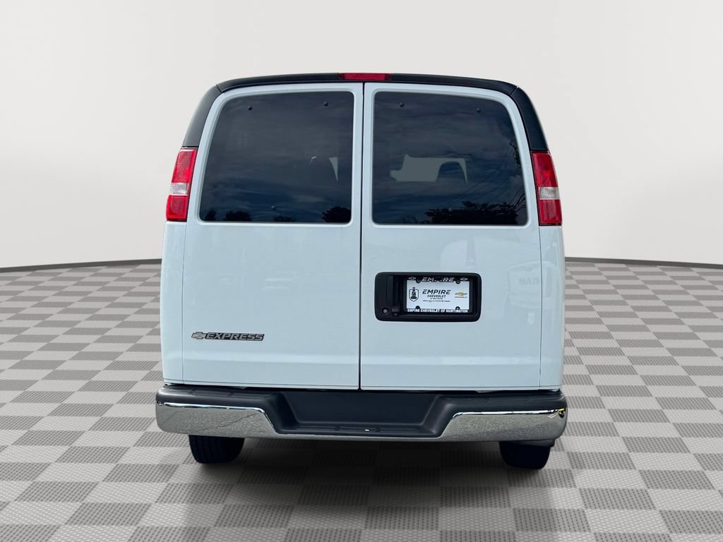 Used 2019 Chevrolet Express 3500 LT w/ LT Preferred Equipment Group RWD image 5