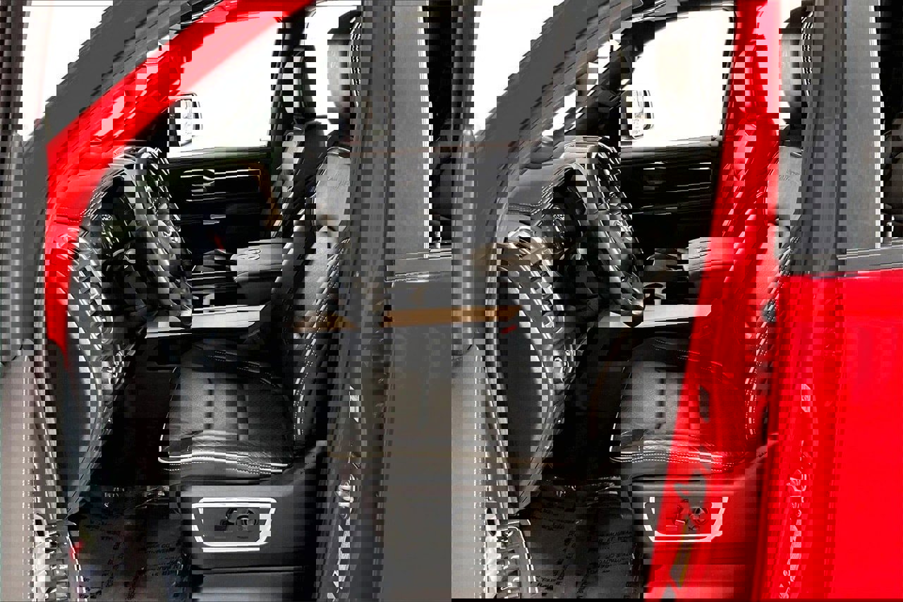 Used 2019 RAM 1500 Laramie w/ Sport Appearance Package image 18