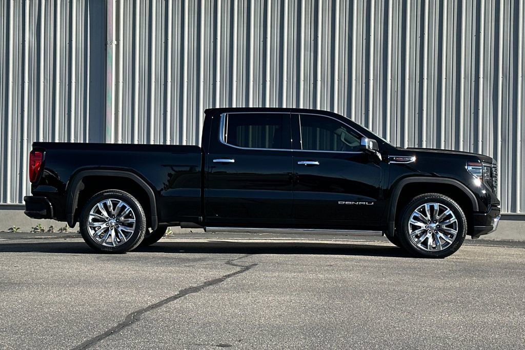 Used 2025 GMC Sierra 1500 Denali w/ Denali Reserve Package AWD/4WD image 3