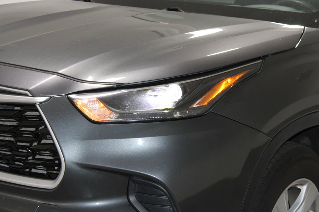 Used 2023 Toyota Highlander L image 47
