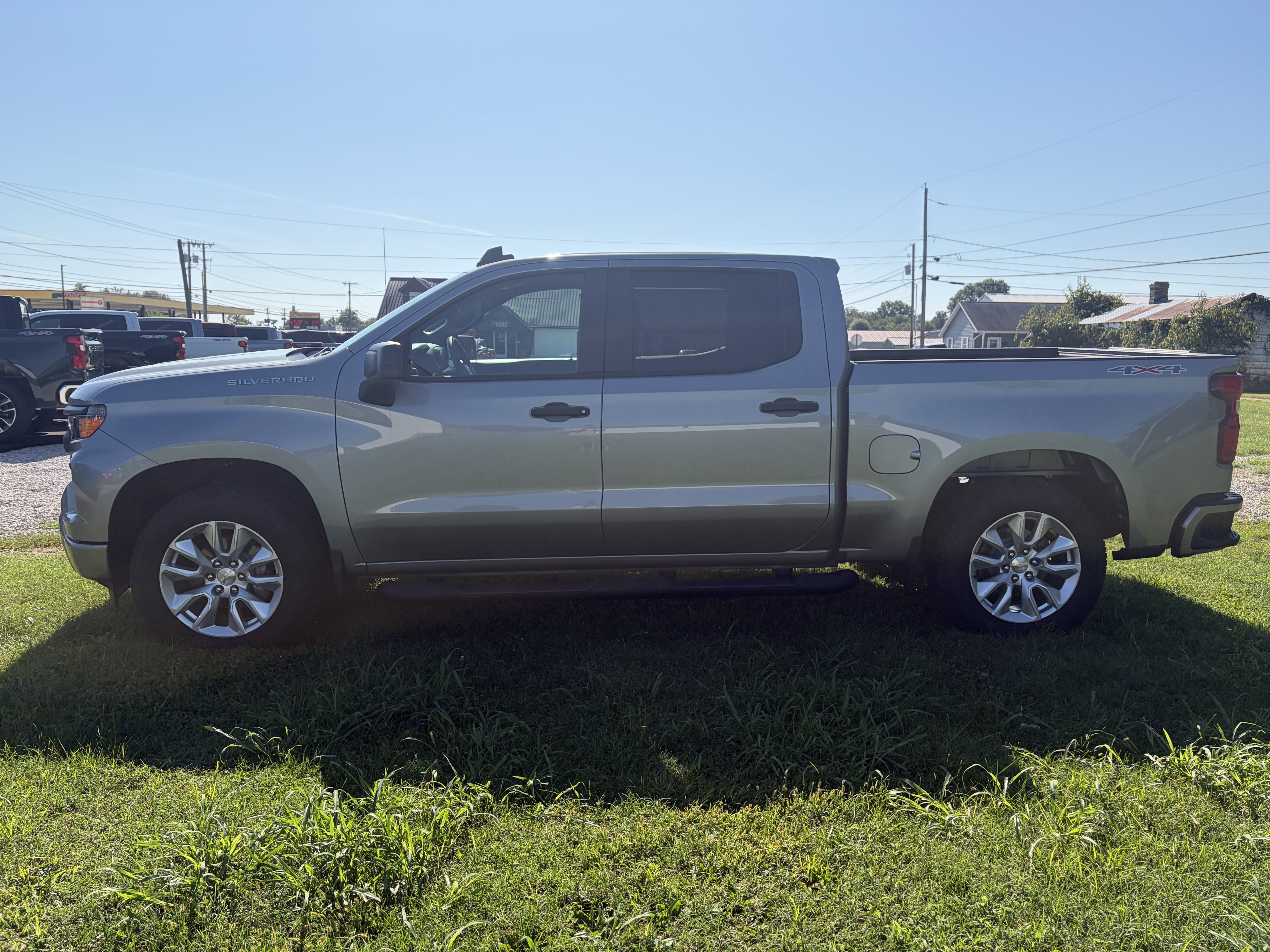 Used 2024 Chevrolet Silverado 1500 Custom AWD/4WD image 2