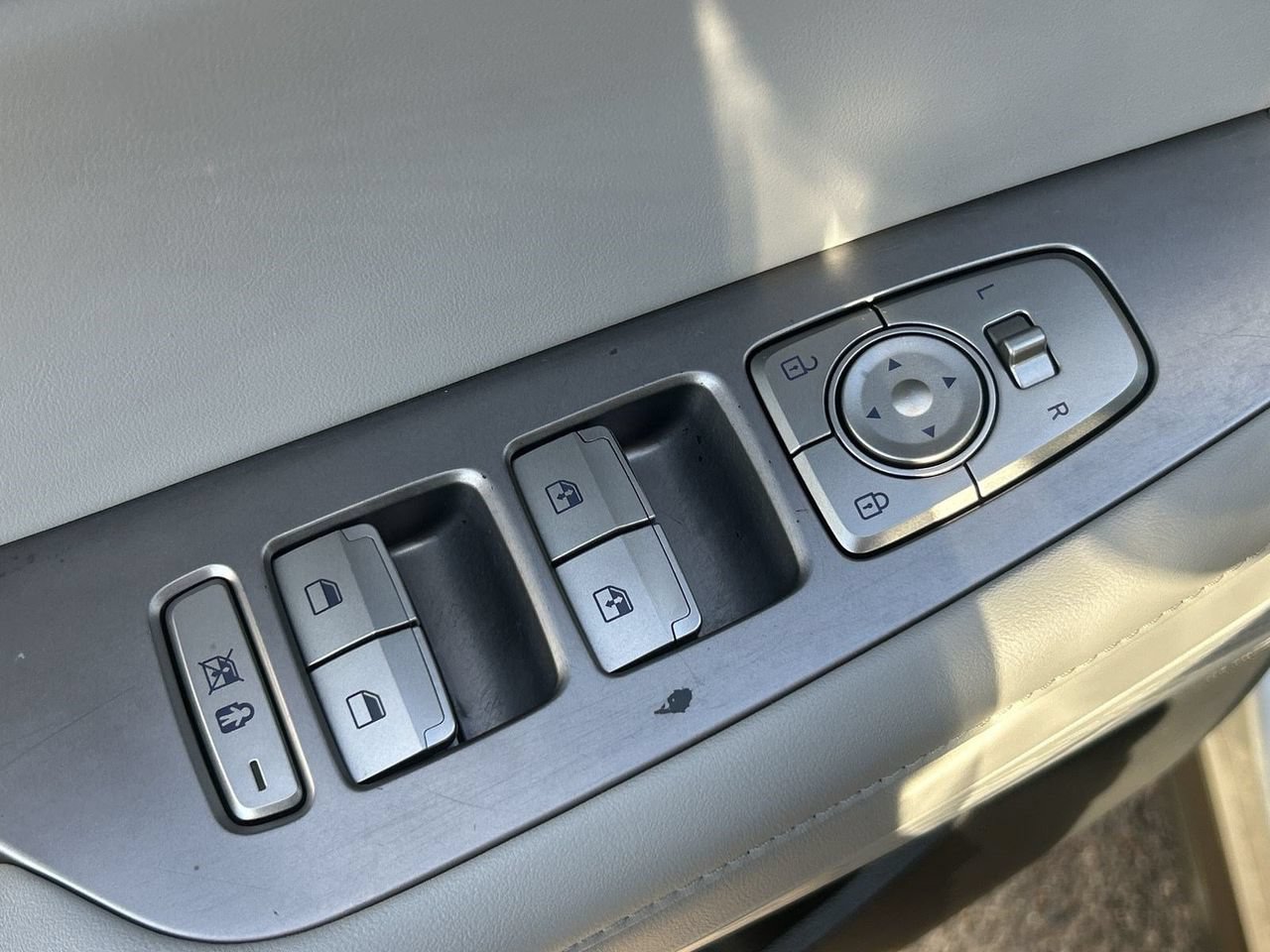 Used 2024 Hyundai Palisade SEL FWD image 19