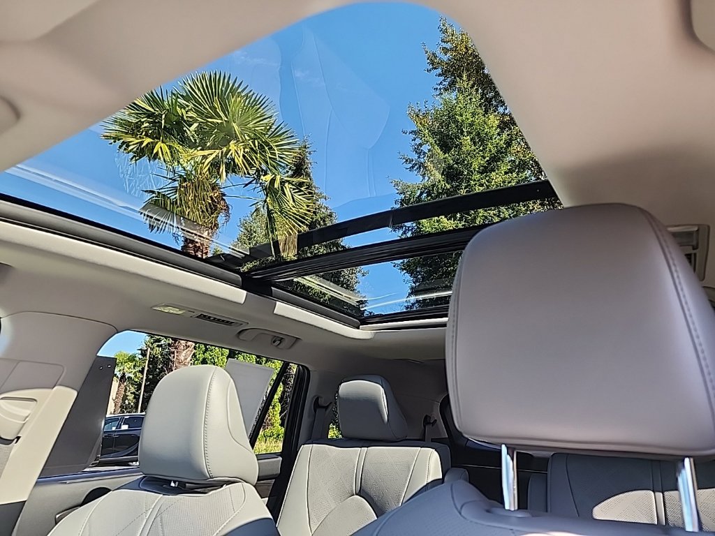 Used 2021 Toyota Highlander Platinum AWD/4WD image 13