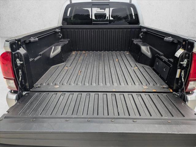 Used 2022 Toyota Tacoma SR5 w/ Technology Package RWD image 15