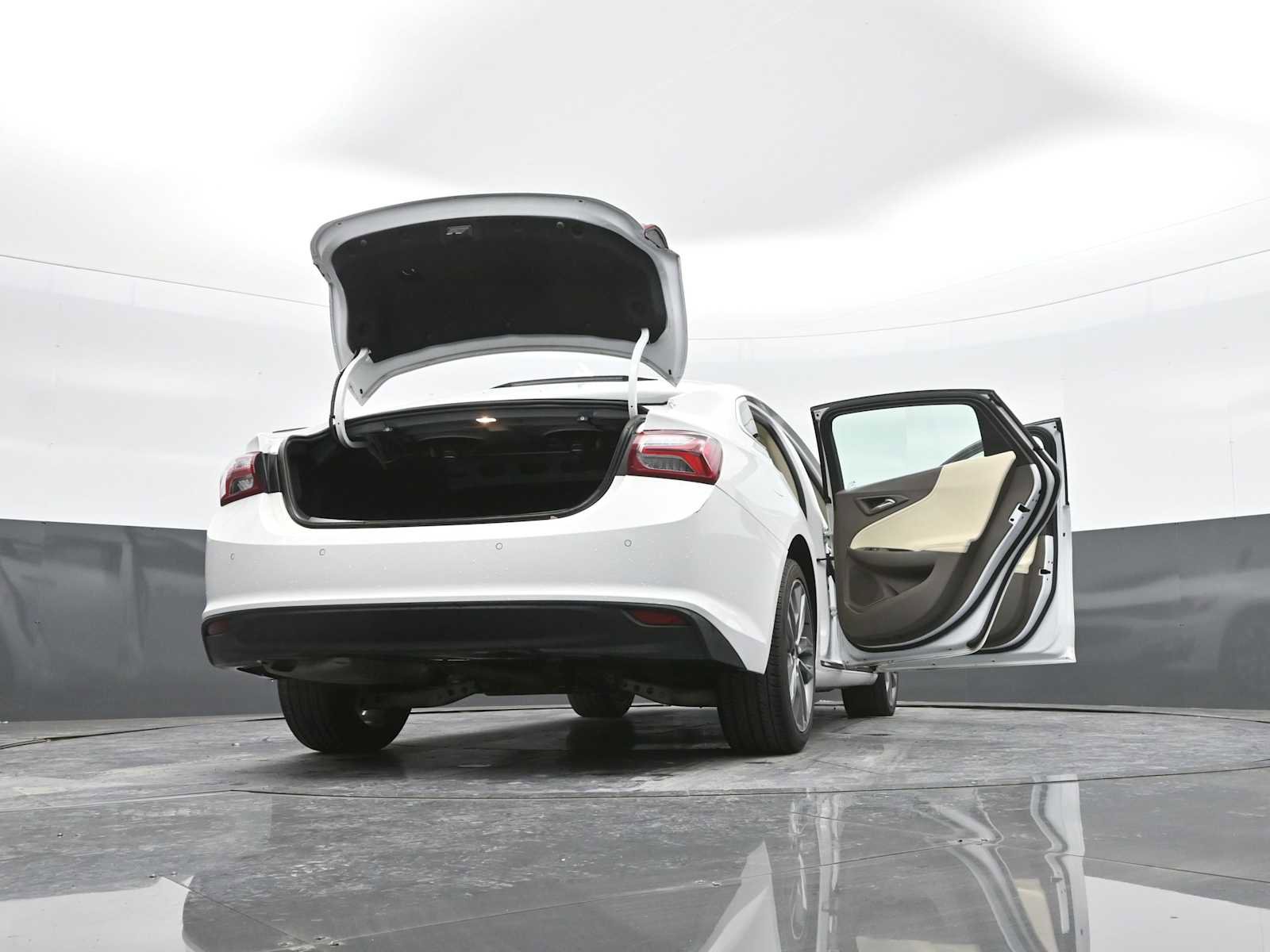 Used 2024 Chevrolet Malibu LT image 50