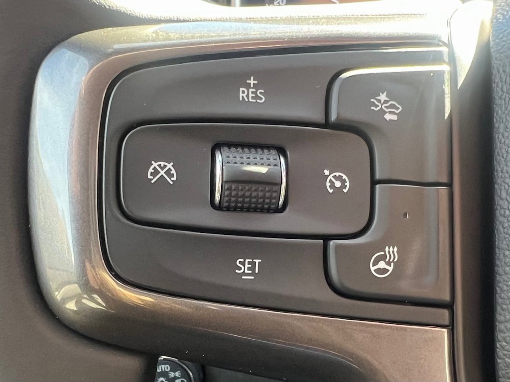 Used 2025 Chevrolet Silverado 2500 ZR2 w/ Technology Package image 8