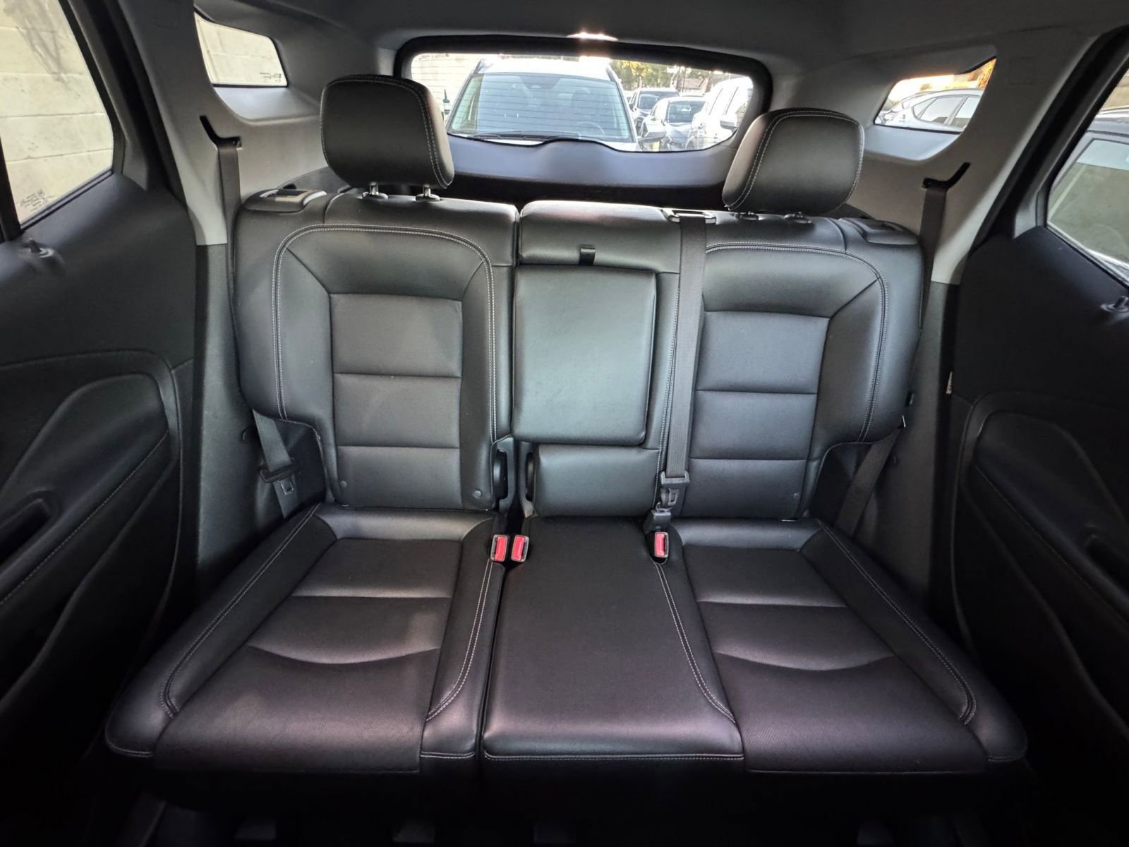 Used 2024 GMC Terrain SLT image 40