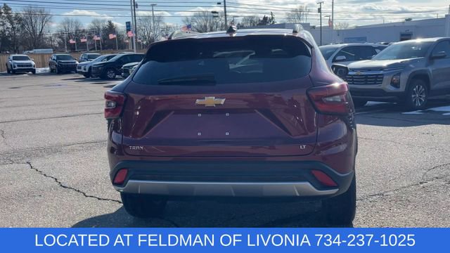 Used 2024 Chevrolet Trax LT w/ Driver Confidence Package image 7