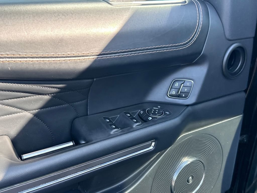 Certified 2022 Ford Expedition Platinum image 18