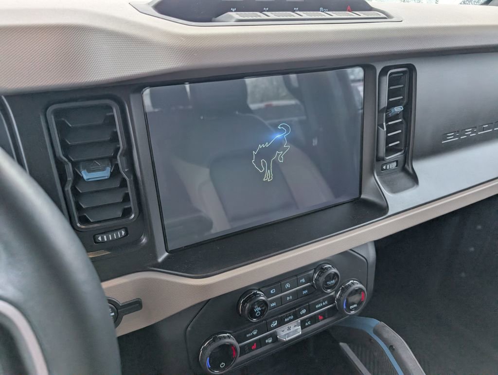 Used 2023 Ford Bronco Wildtrak image 16