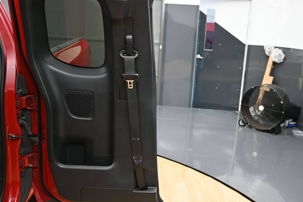 Used 2022 Nissan Frontier SV RWD image 38