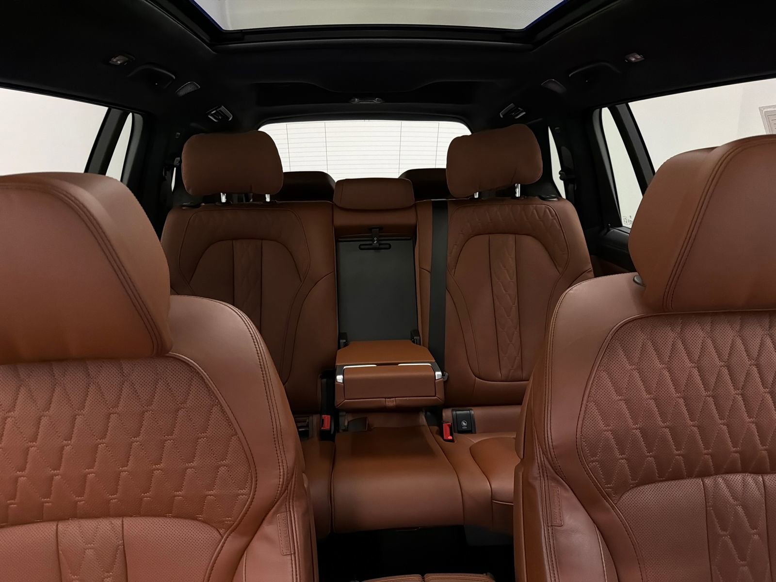 Used 2024 BMW ALPINA XB7 image 48