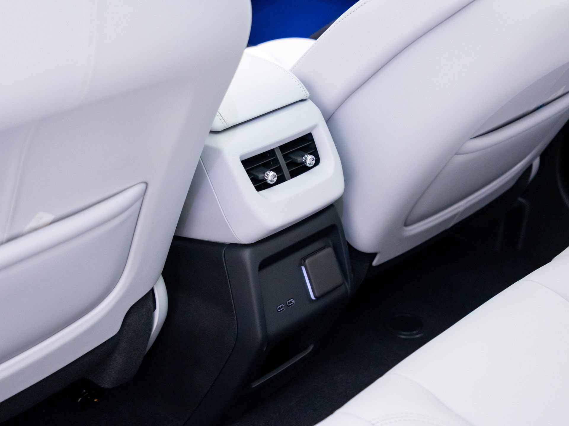 New 2027 Cadillac Optiq Sport w/ LPO, Floor Liner Package AWD/4WD image 20