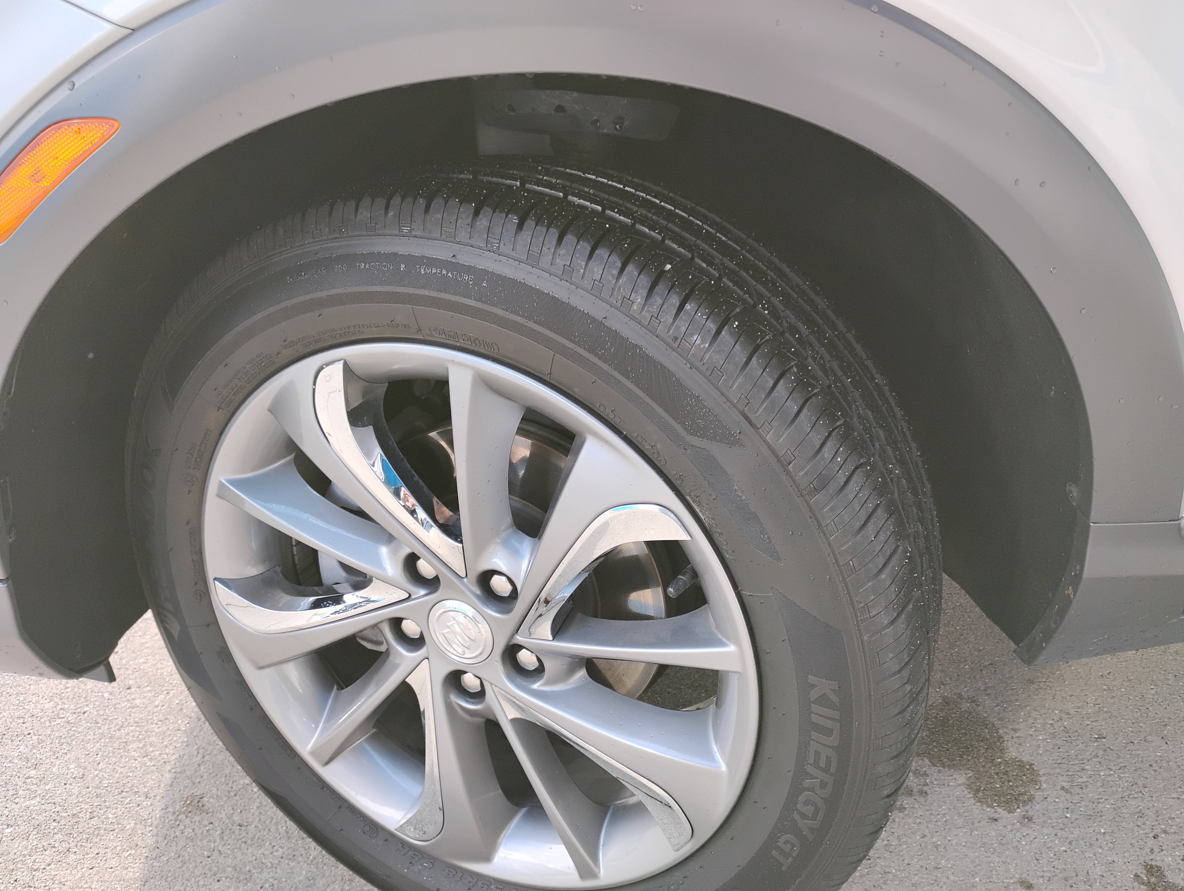 Used 2022 Buick Encore GX Essence w/ Experience Buick Package image 21