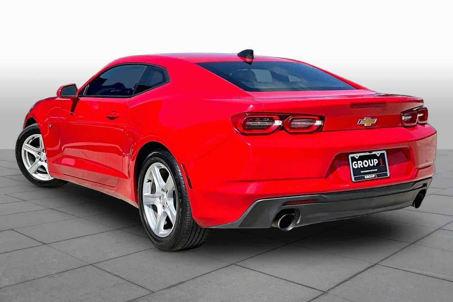Used 2022 Chevrolet Camaro LT RWD image 11