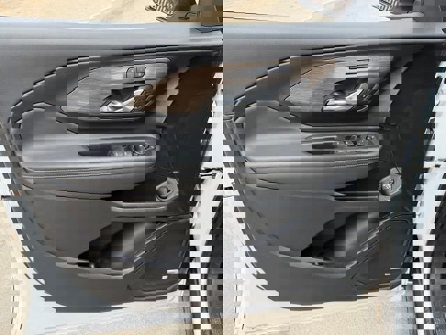 Used 2023 GMC Terrain Denali w/ Denali Premium Package AWD/4WD image 20