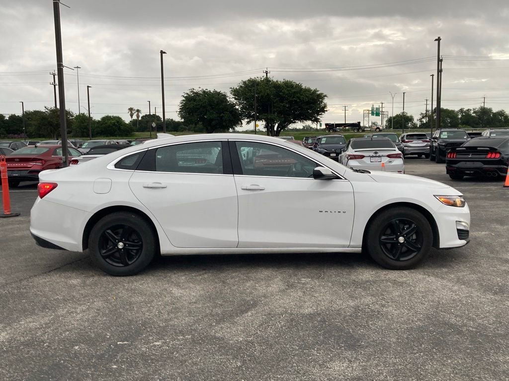 Used 2023 Chevrolet Malibu LT FWD image 3
