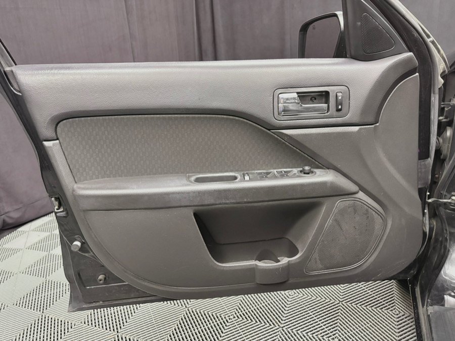 Used 2009 Ford Fusion SEL FWD image 20