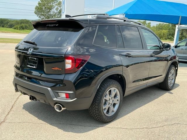 Used 2025 Honda Passport TrailSport image 3
