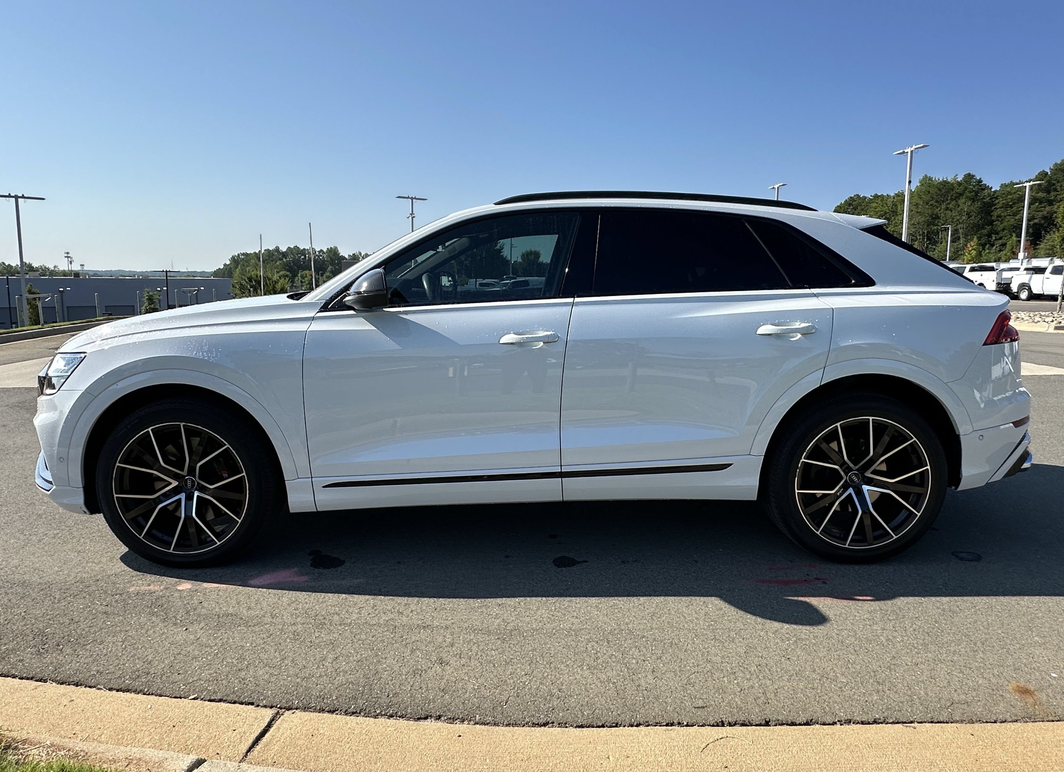 Used 2020 Audi SQ8 Prestige AWD/4WD image 6