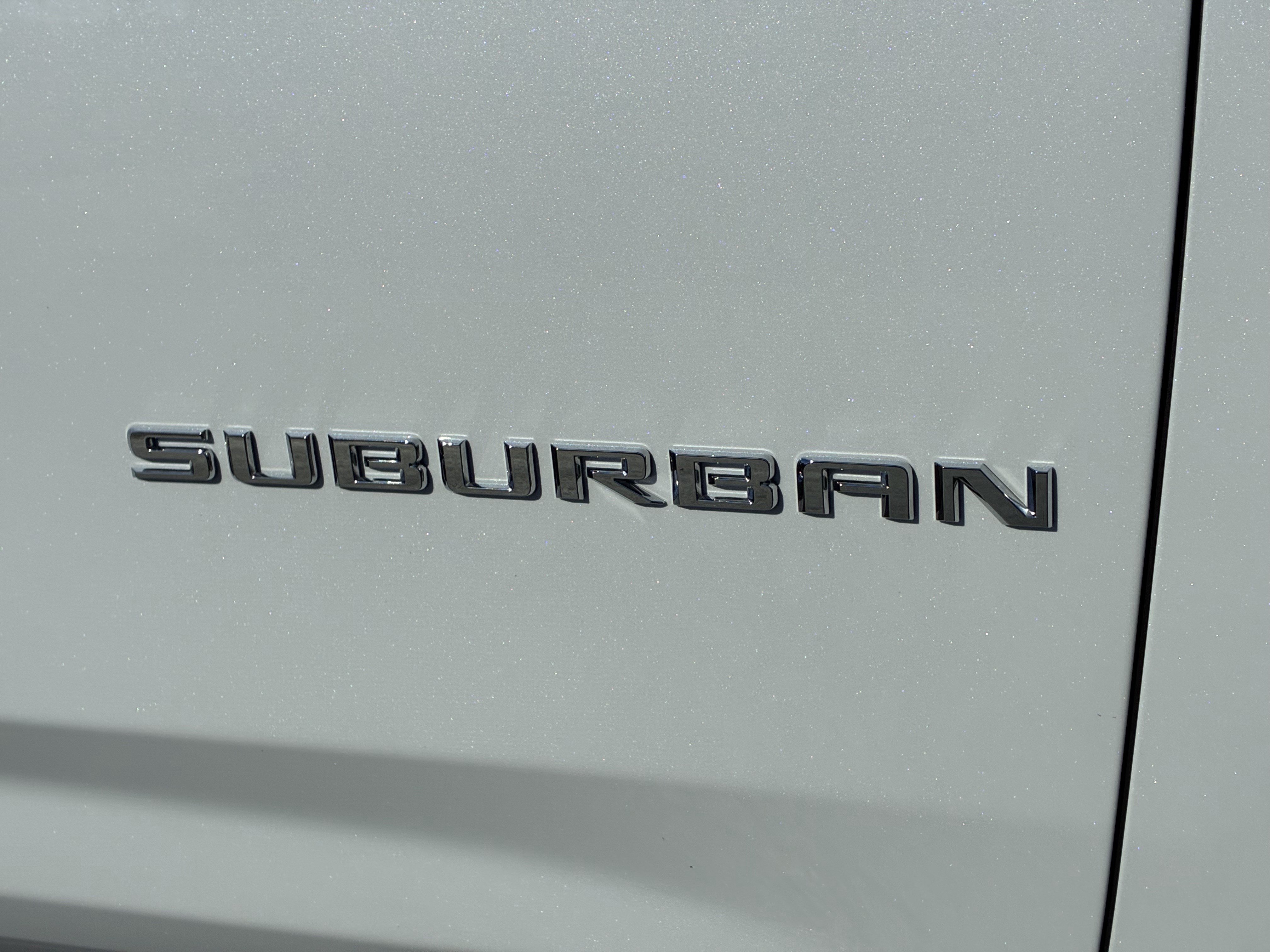 Used 2026 Chevrolet Suburban High Country AWD/4WD image 7