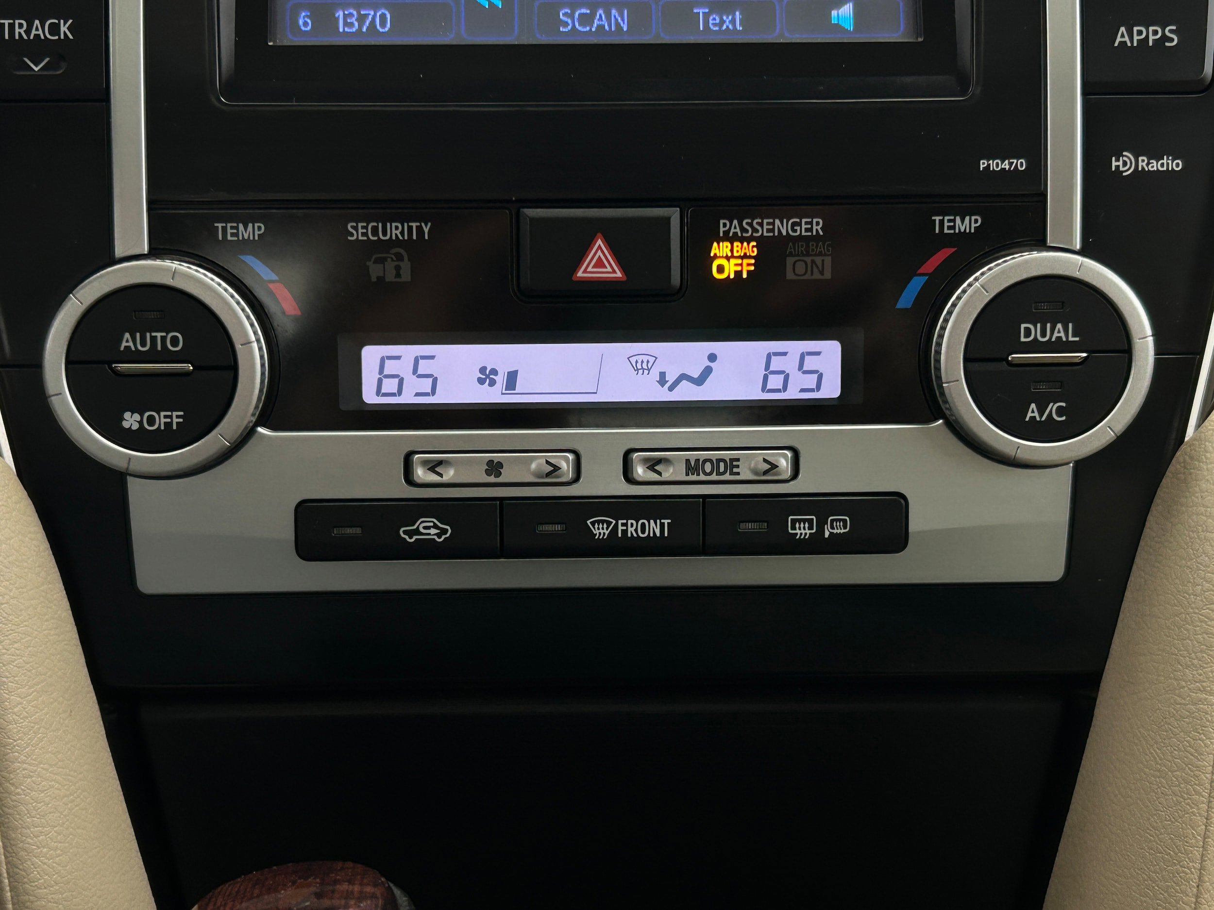Used 2013 Toyota Camry XLE FWD image 9