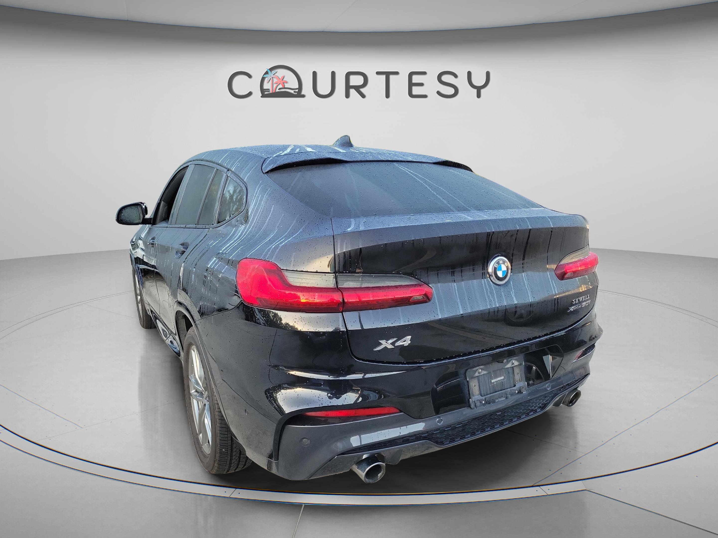 Used 2019 BMW X4 xDrive30i w/ Executive Package AWD/4WD image 2