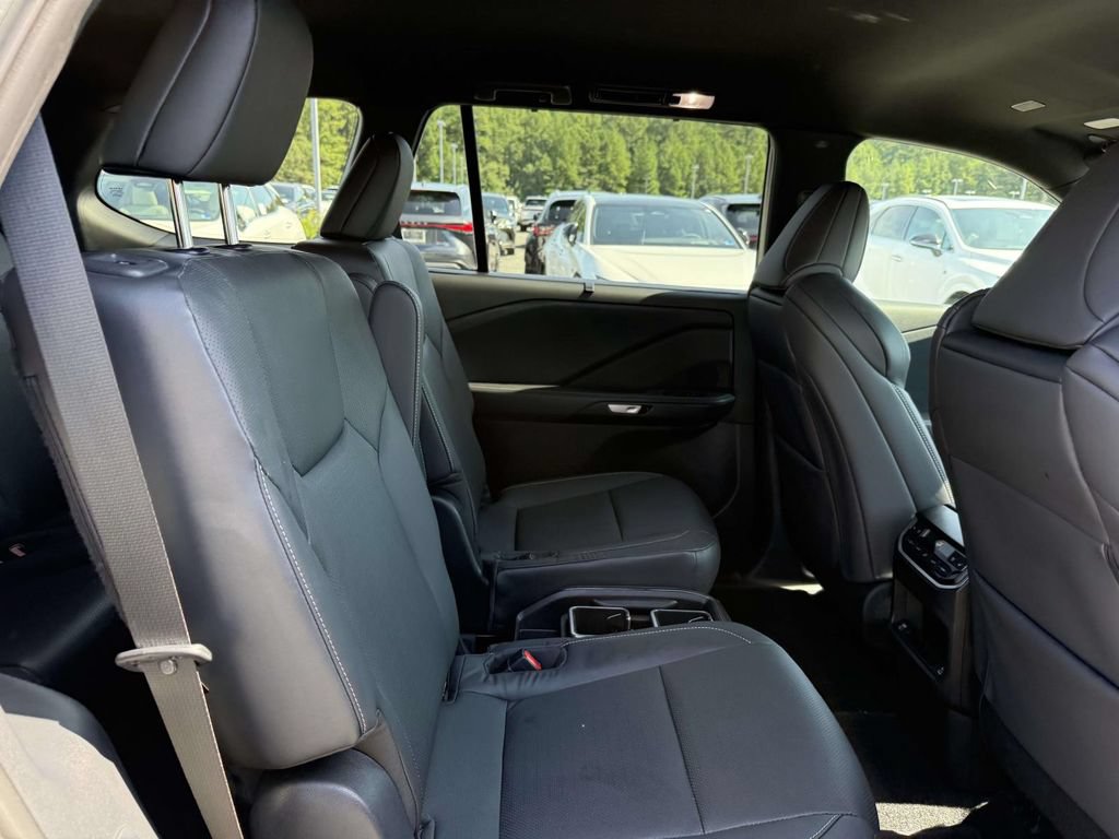 Used 2025 Lexus TX 500h AWD w/ Technology Package image 16