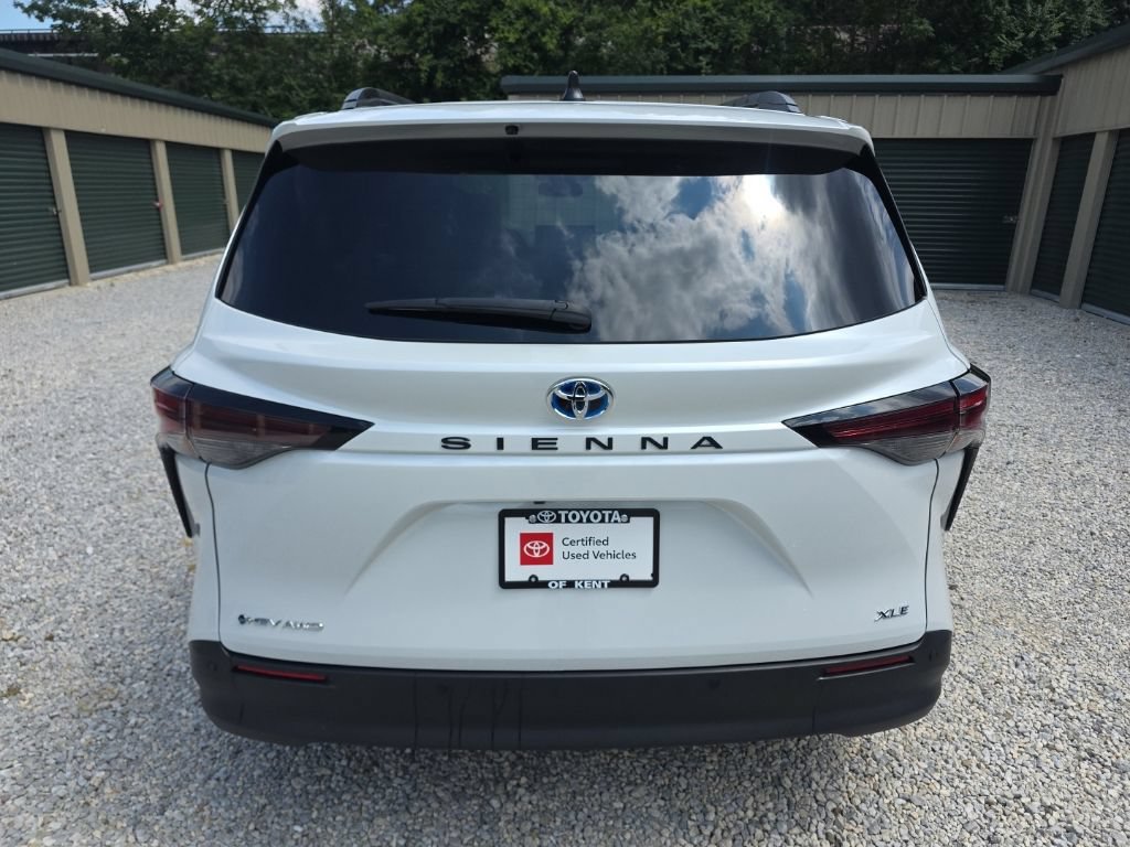 Certified 2025 Toyota Sienna XLE AWD/4WD image 5