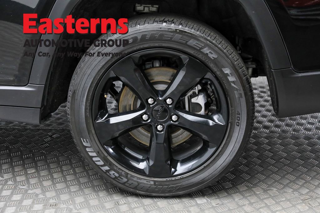 Used 2023 Jeep Grand Cherokee L Laredo image 8